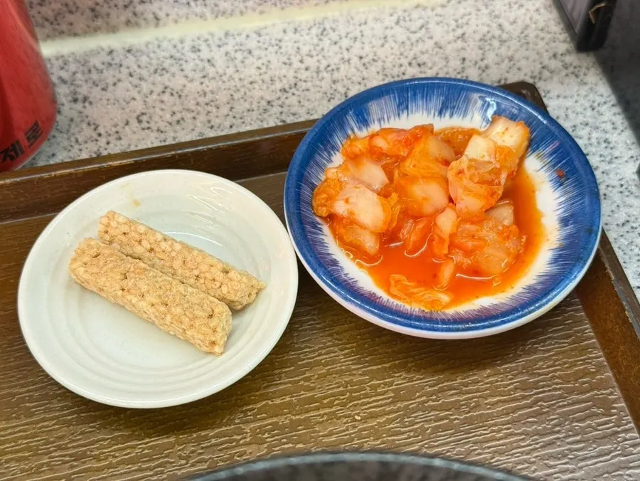 Kimchi and gangjeong dessert snack