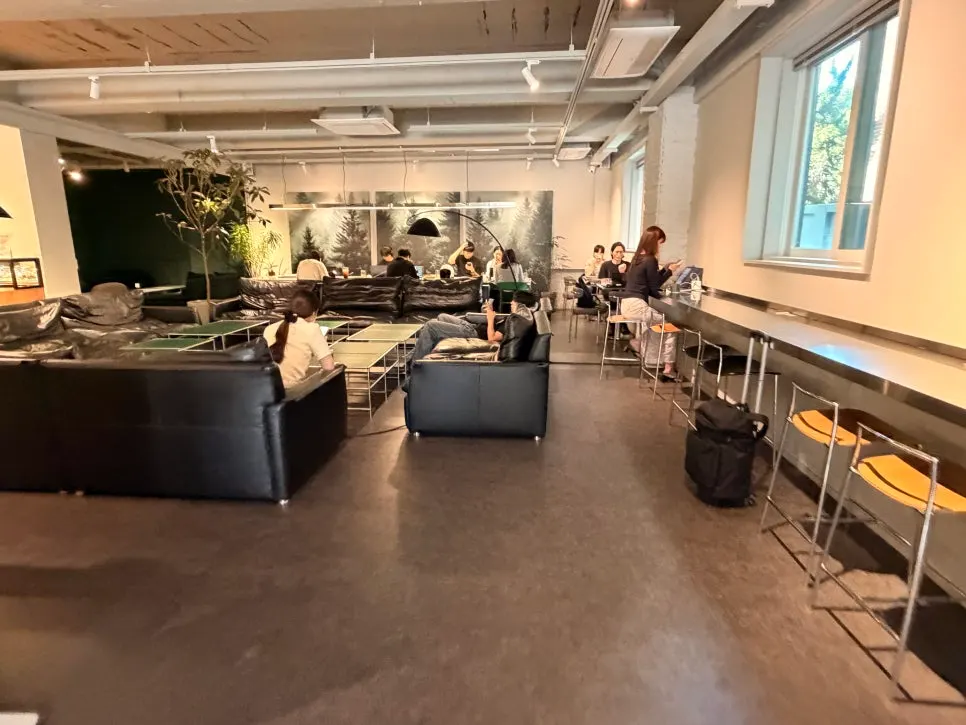 Window-side bar table seating