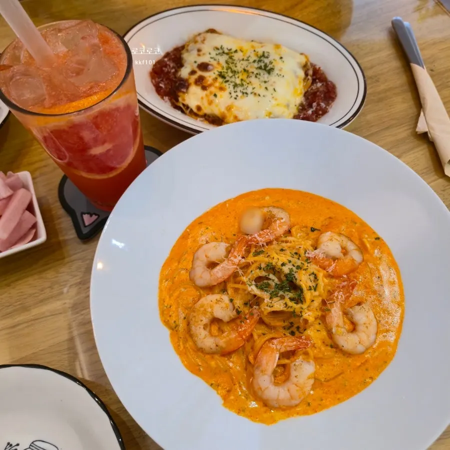 Pastiar's space with a Yeonnam-dong date atmosphere