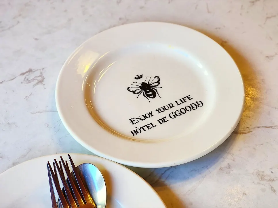 Restaurant space decorated with vintage props and tableware