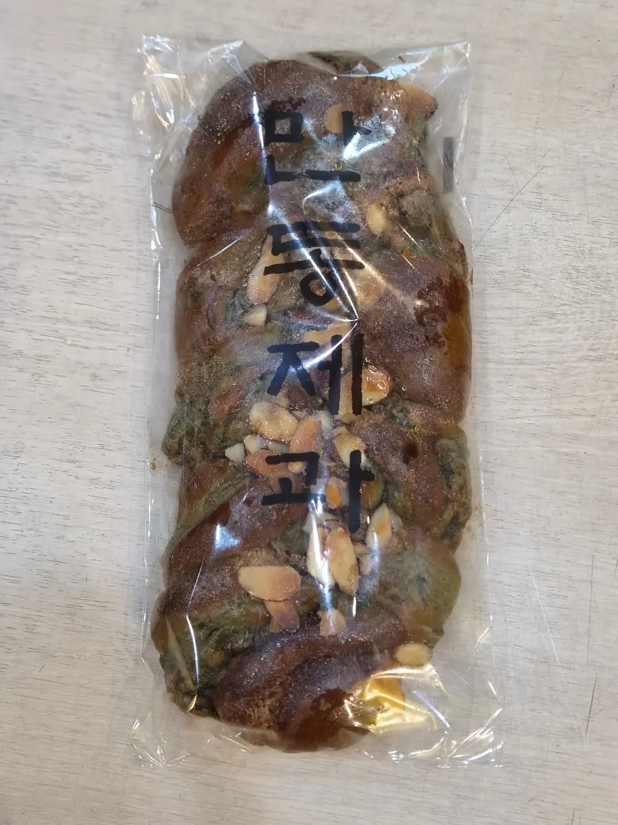 만동제과 쑥떡쑥떡 빵 모습