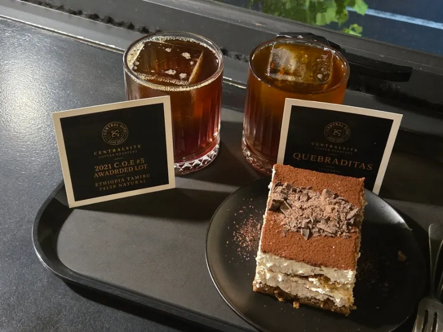 Iced coffee with strawberry and jasmine aromas
