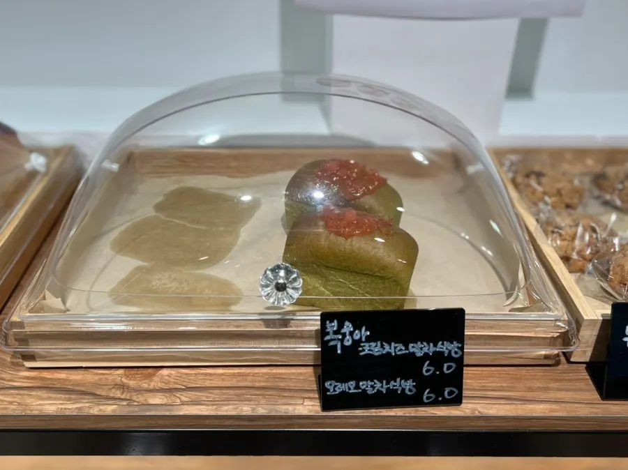 Display with different loaf breads