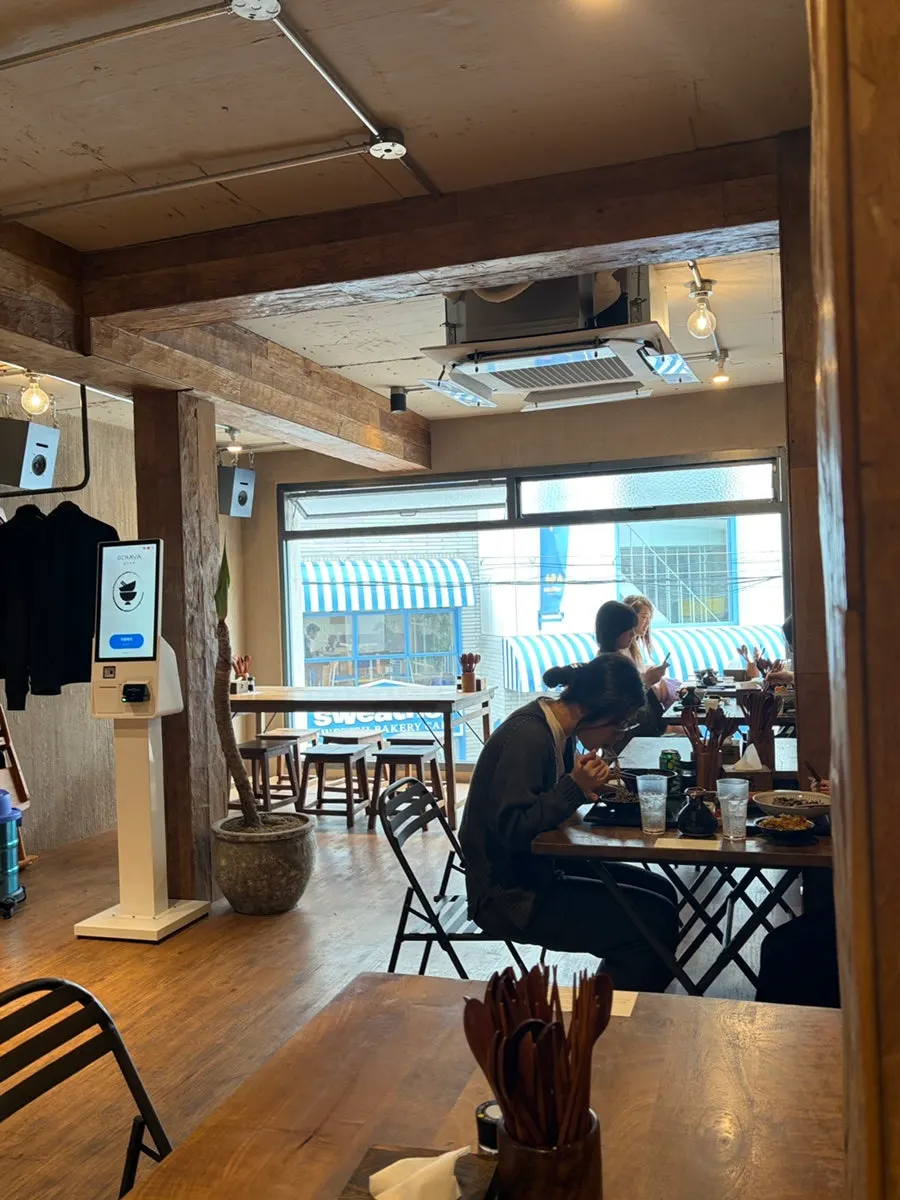 Ochaya seating by the window
