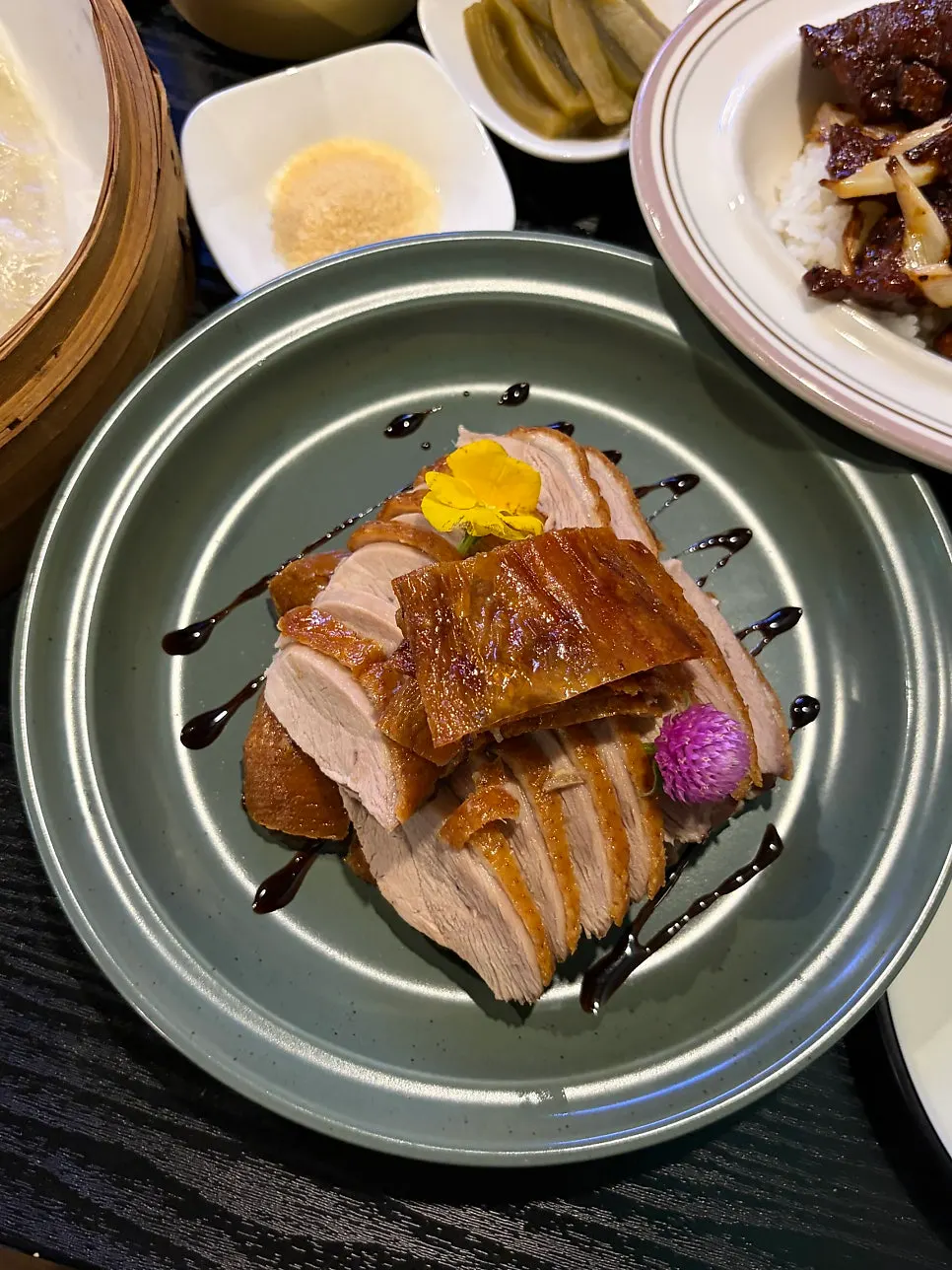 Peking duck eaten with sugar