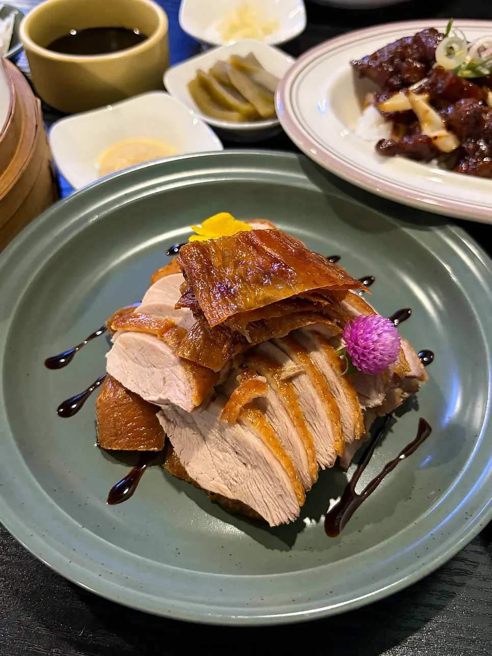 Peking duck eaten with sugar