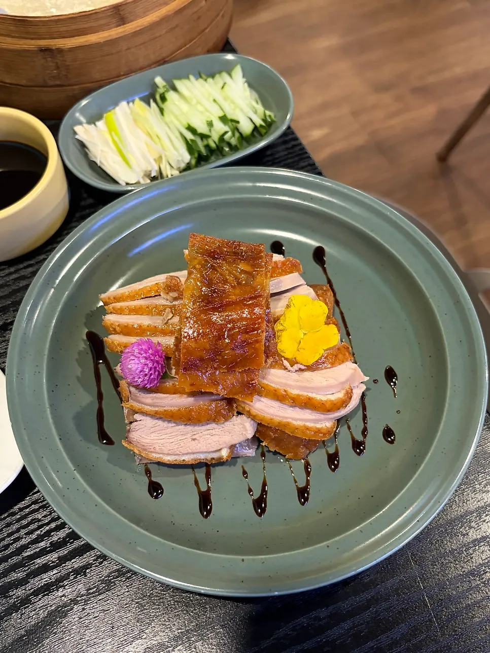 Peking duck eaten with sugar