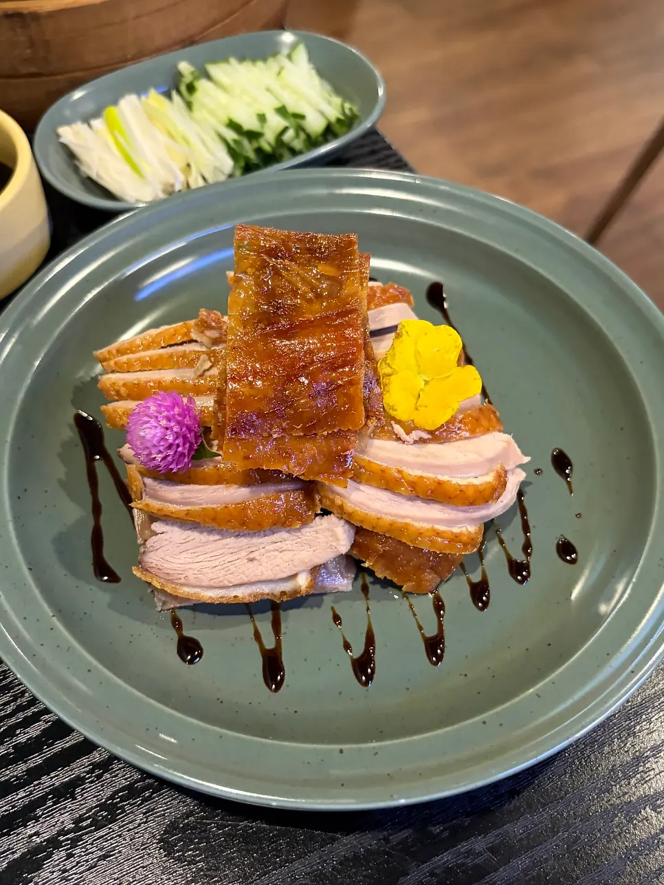 Peking duck eaten with sugar