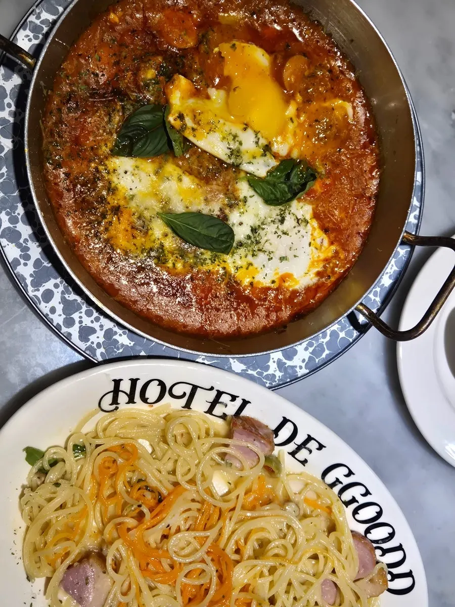 Carrot duck aglio olio and egg in hell served together