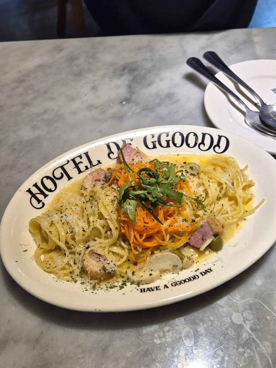 The carrot duck aglio olio that arrived first