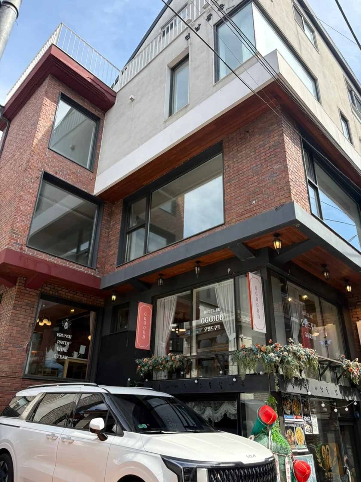 Exterior of Hôtel de Couture in Yeonnam