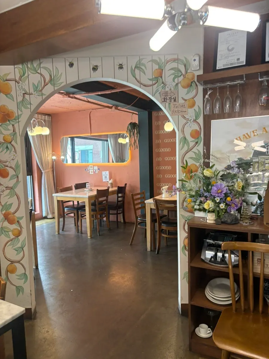 Restaurant space behind the waiting notice