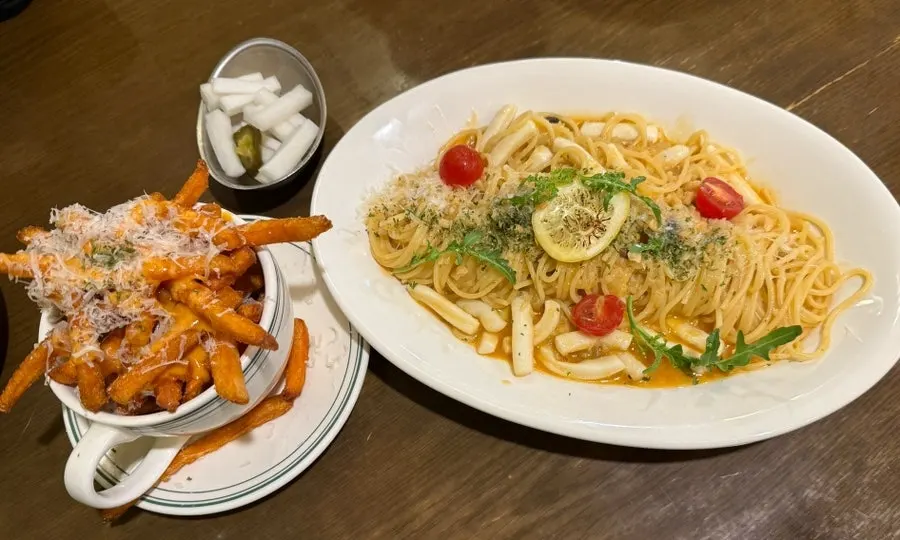 Jambalaya risotto and oil pasta