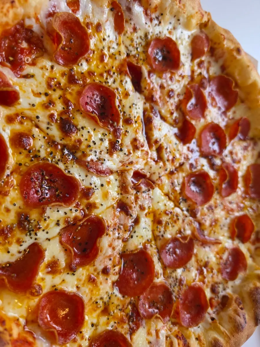 Visiting Sunny's Pizza Market in Yeonnam-dong
