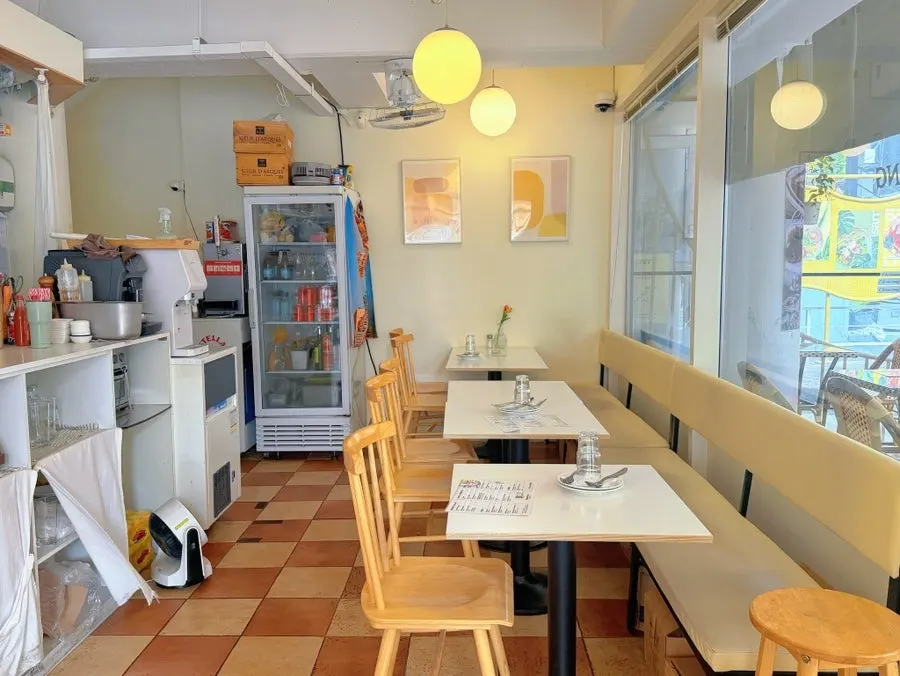 Classicdang interior with soft lighting