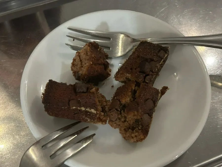 초콜릿이 진한 초코 휘낭시에