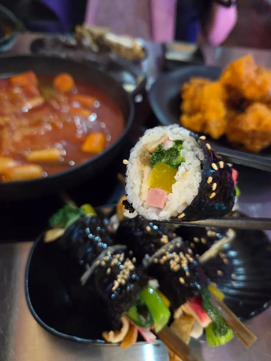 Natural vegetable gimbap with the snack food spread