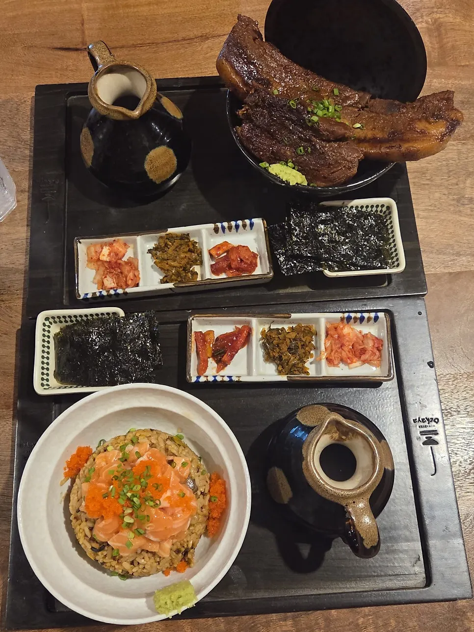사케차즈케와 부타노가쿠니 식사 모습