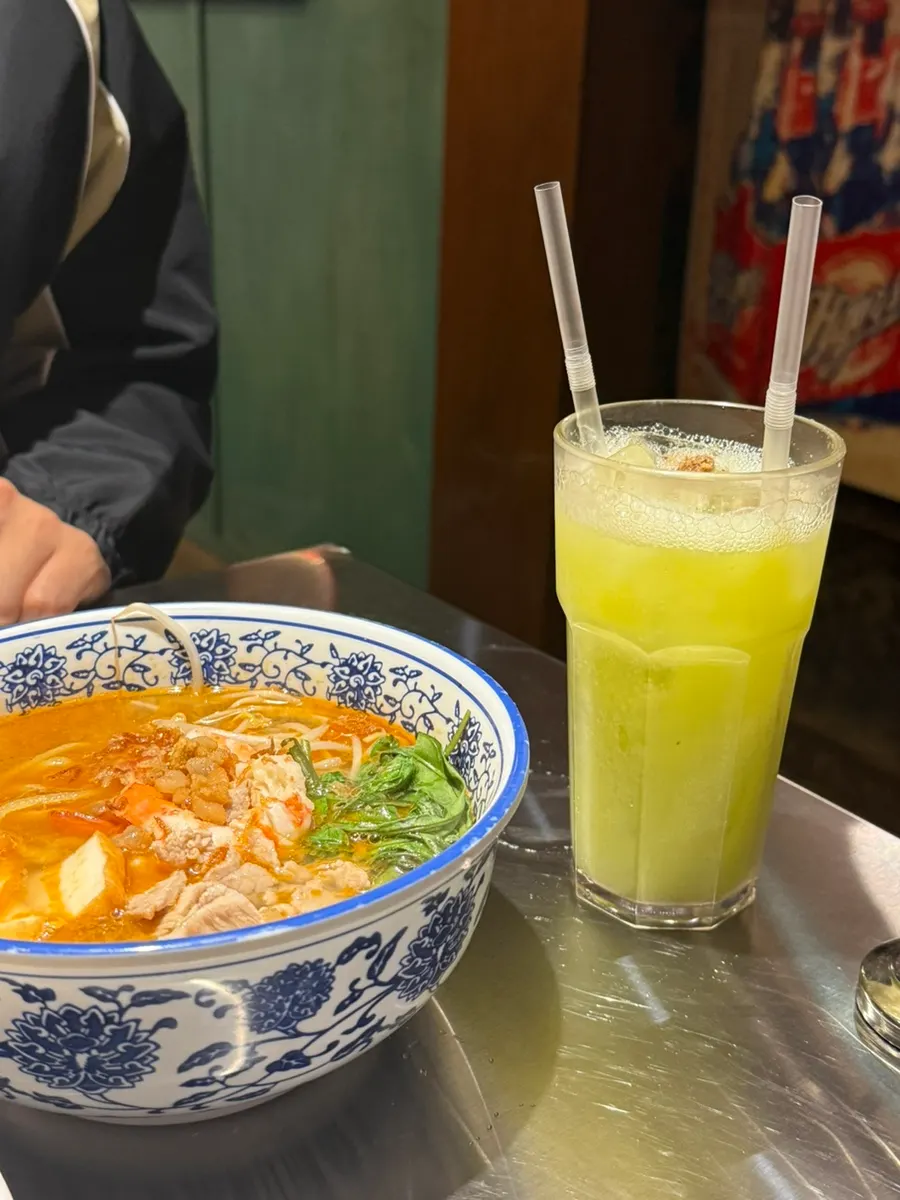 Menu mi udang Ttasijia Yeonnam