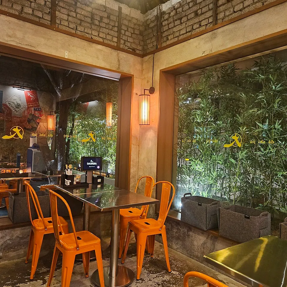 Ttasijia Yeonnam exterior