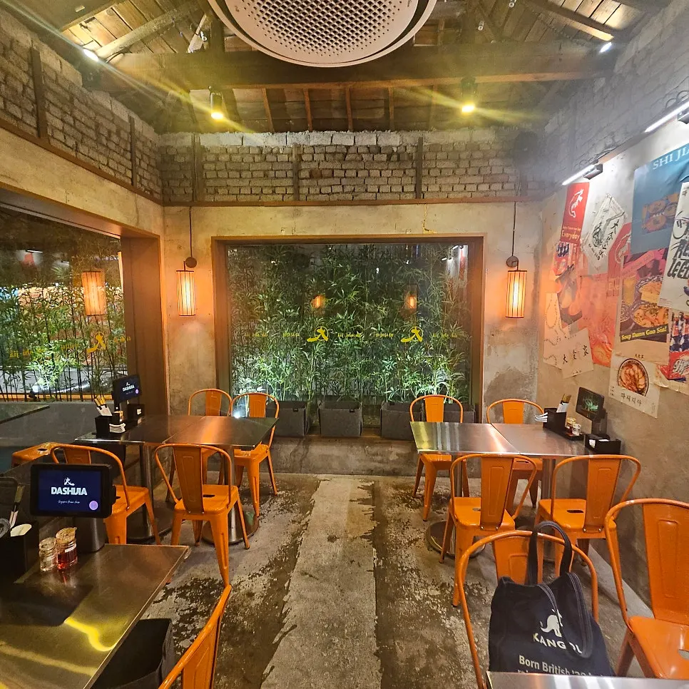 Interior atmosphere at Ttasijia Yeonnam