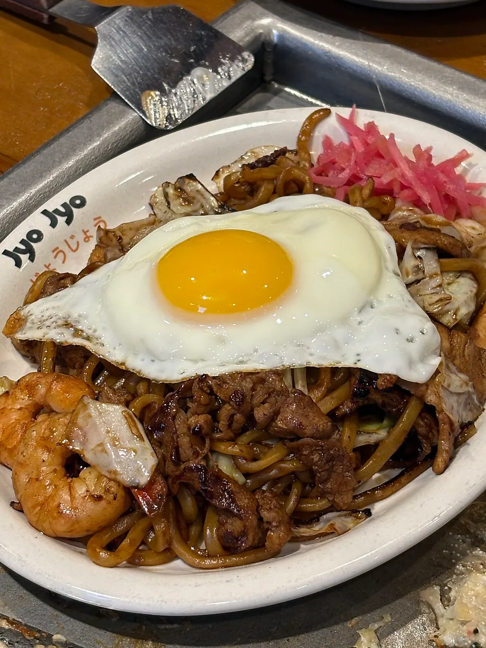 Yakisoba stir-fried with assorted ingredients