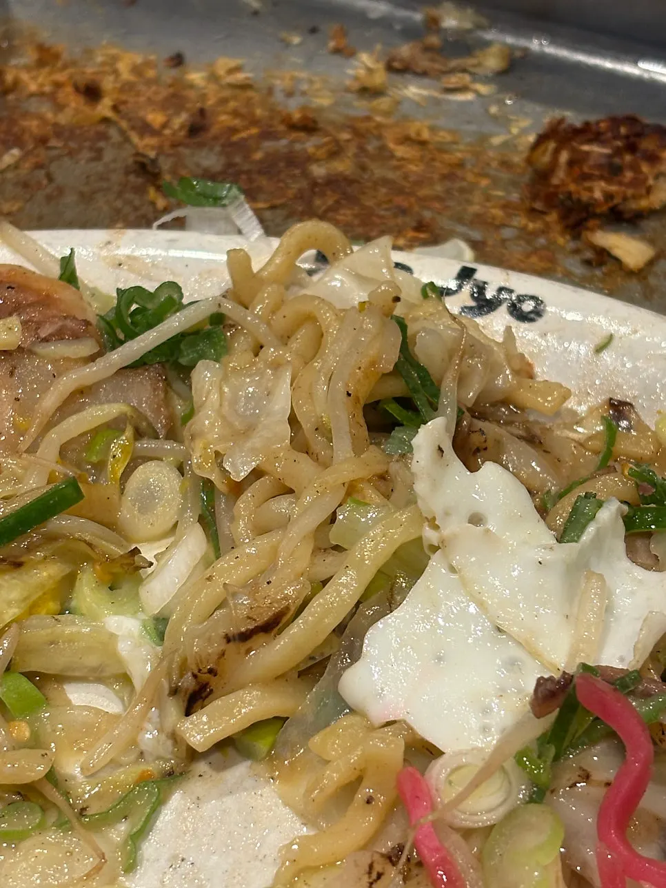Shio yakisoba with plump noodles and large ingredients