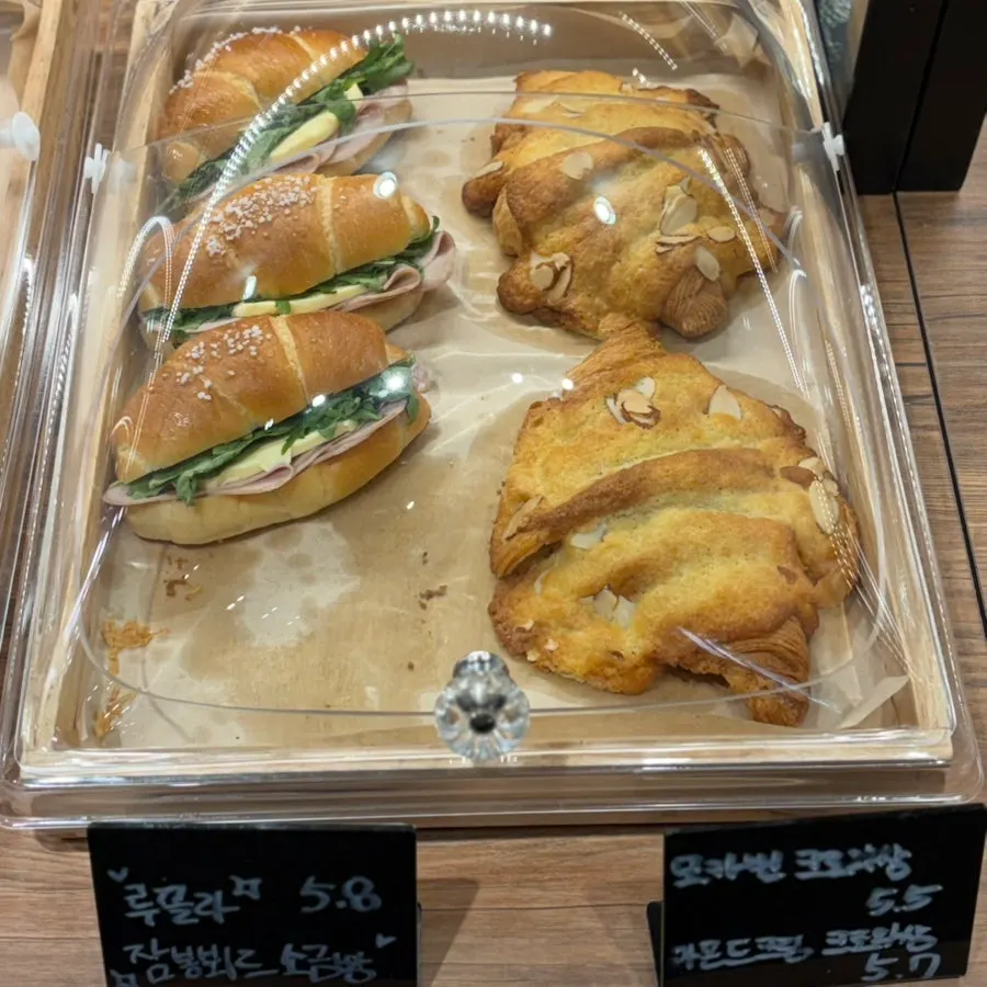 녹녹 베이커리 진열