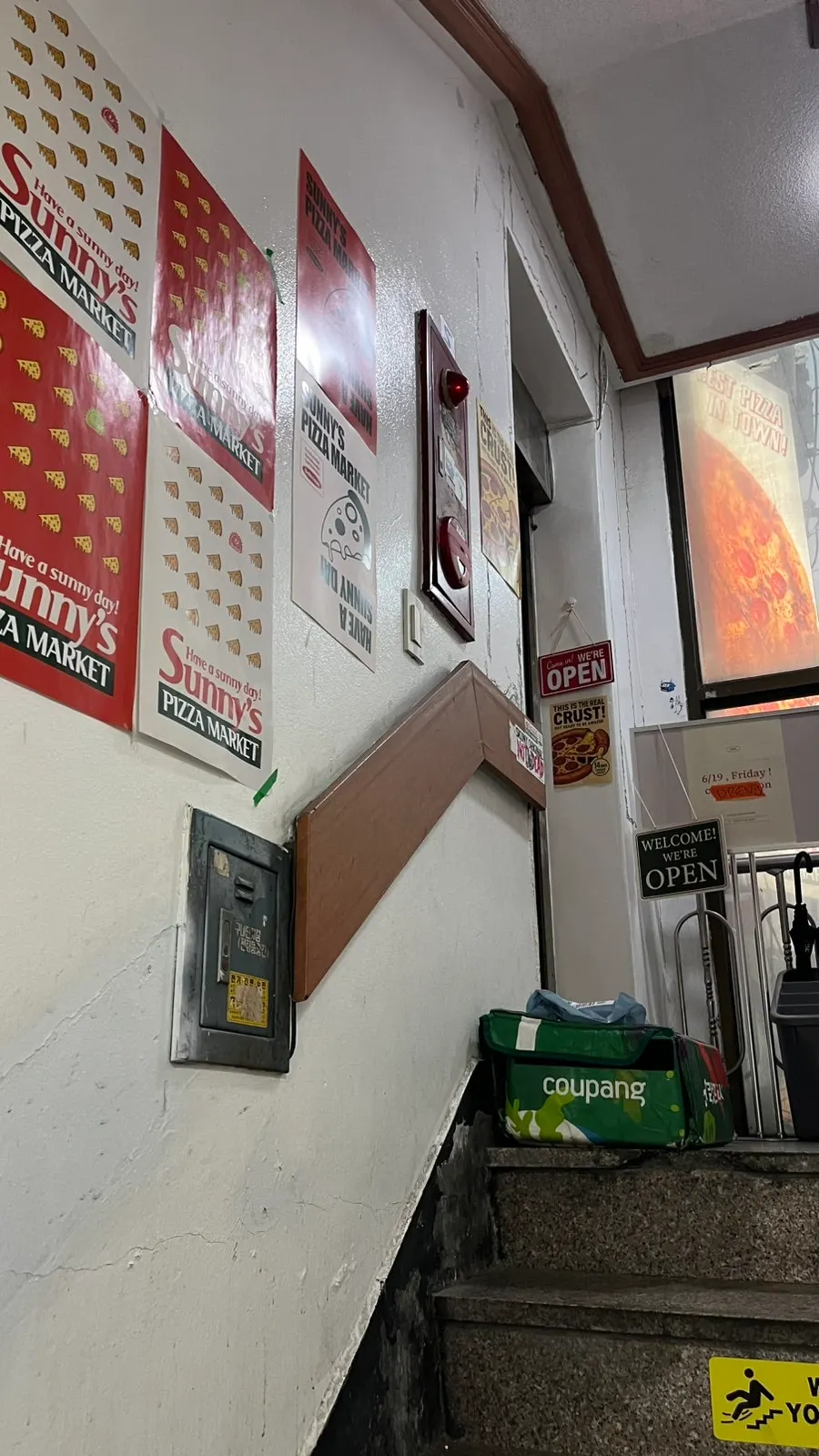 Store scene near Gyeongui Line Forest Park