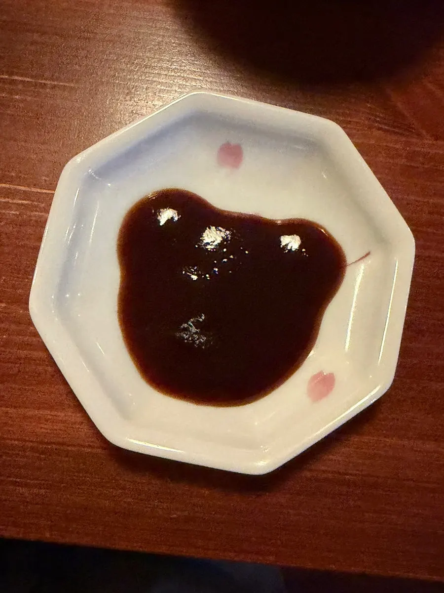 곰돌이 모양 그릇에 담긴 마요소스