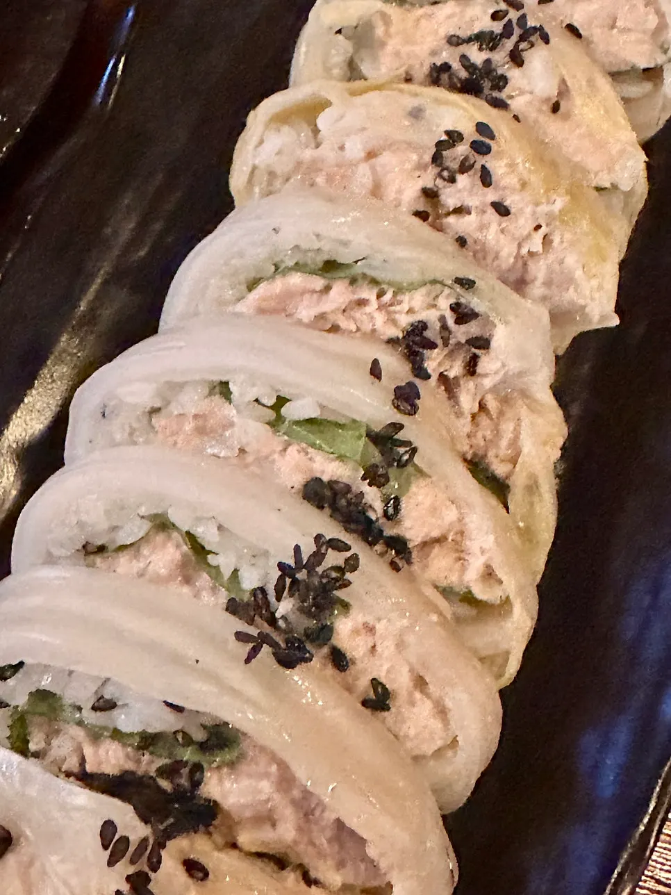 묵은지 참치 말이 한 접시