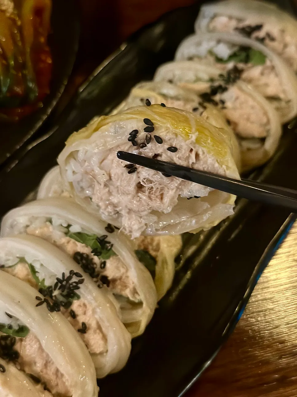 깻잎을 더한 묵은지 참치 말이