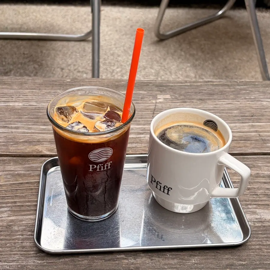 Two ordered americanos