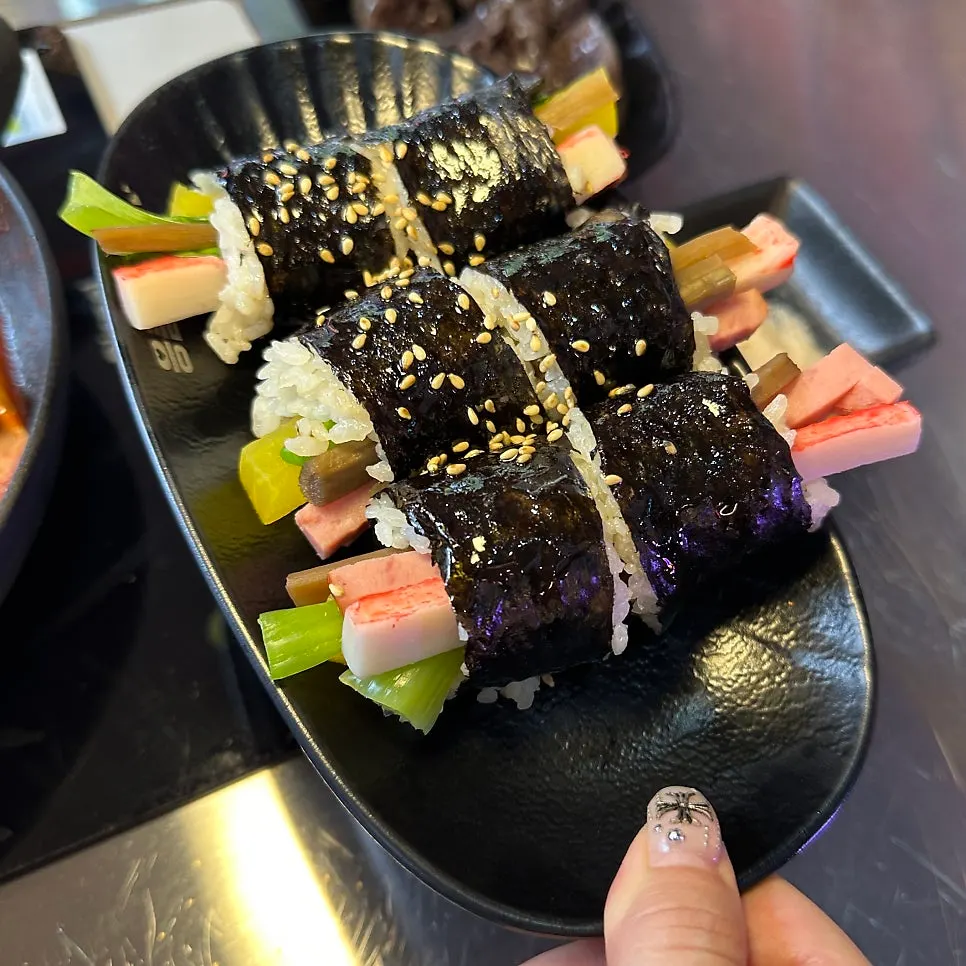 떡볶이 순대 튀김 꼬마김밥 음료 세트