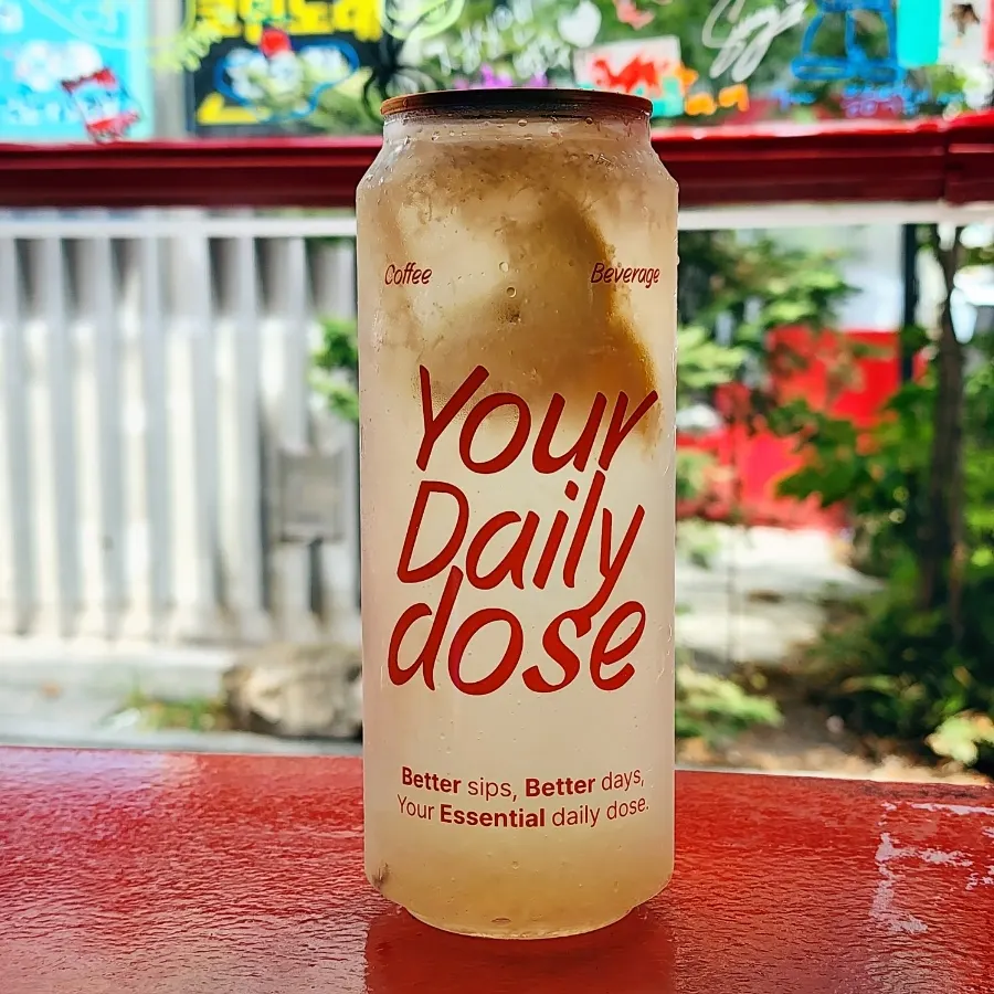 A refreshing glass of fresh lemonade, saeng-lemon pangpang