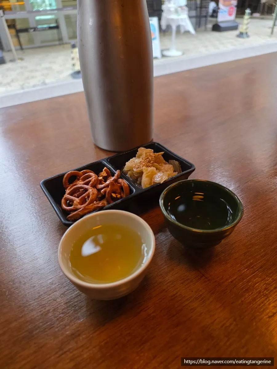 프레즐과 백김치 기본 안주