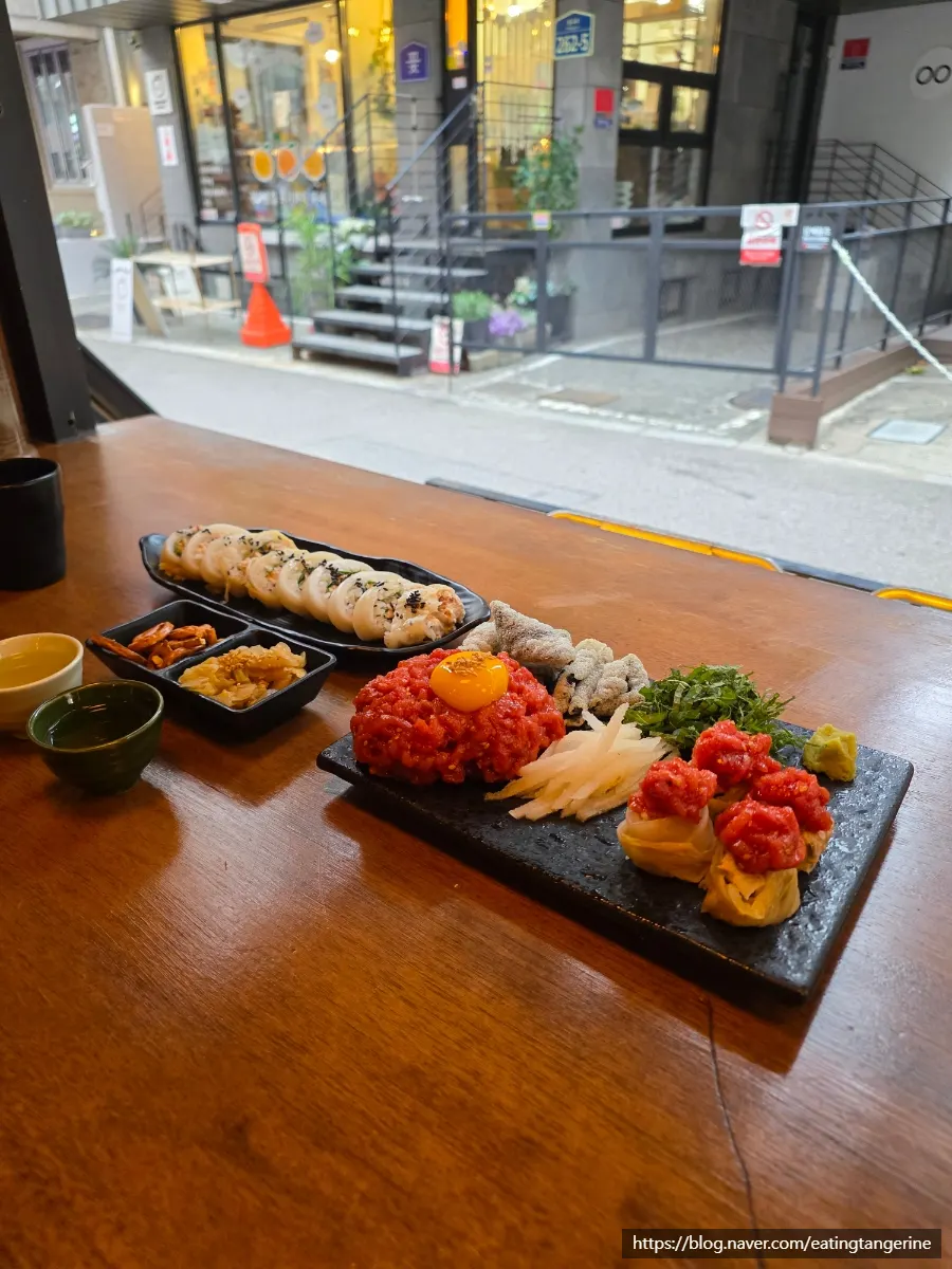 백김치말이와 곁들인 육회