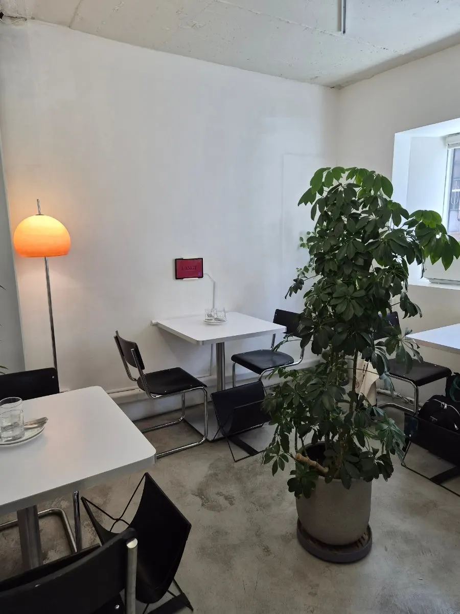 Rangteu Yeonnam entrance and location information