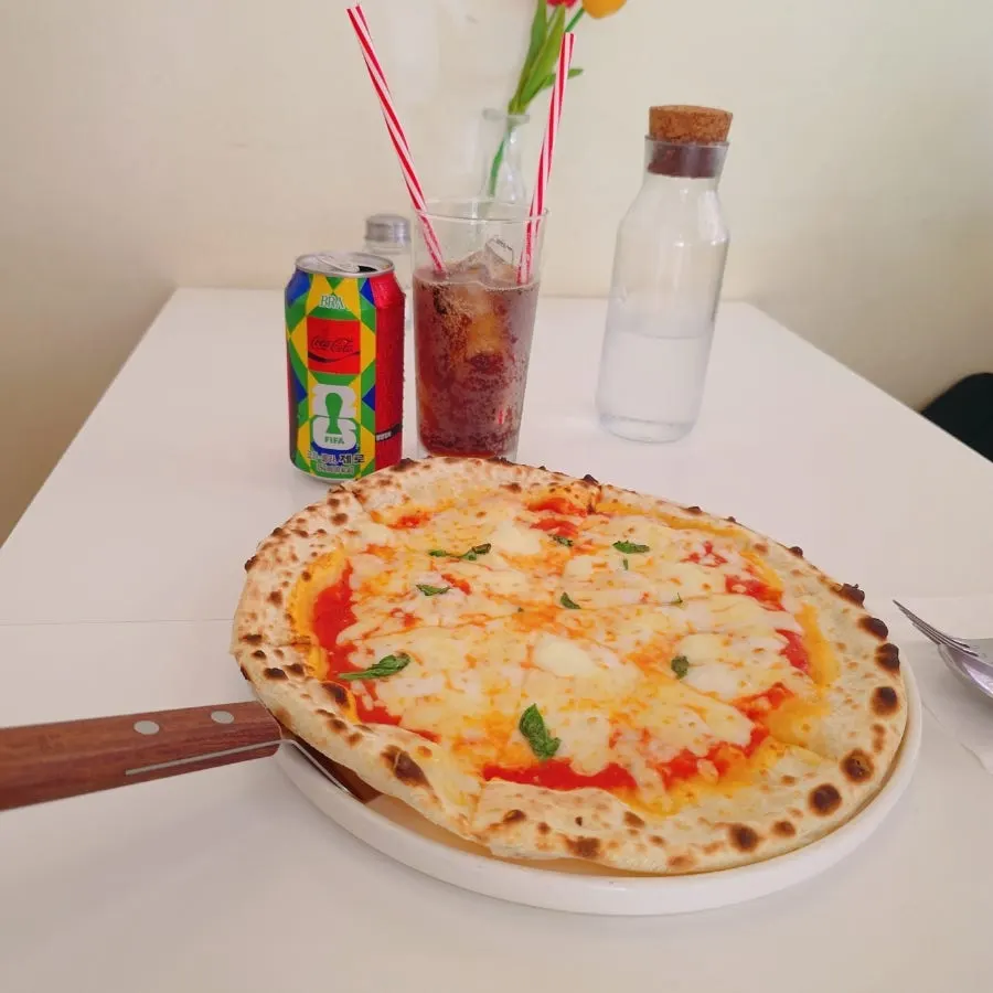 The pasta and pizza we ordered