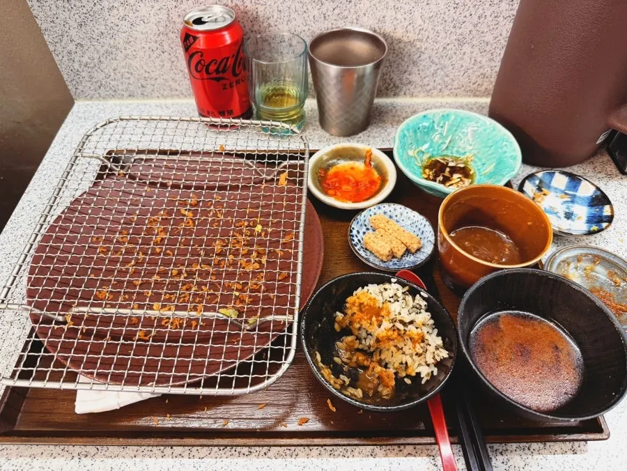 Pork cutlet with small curry