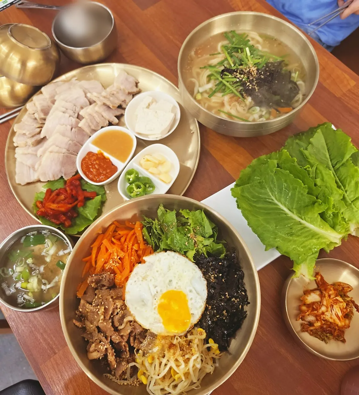 연산동 신선면가 보쌈과 칼국수 한 상