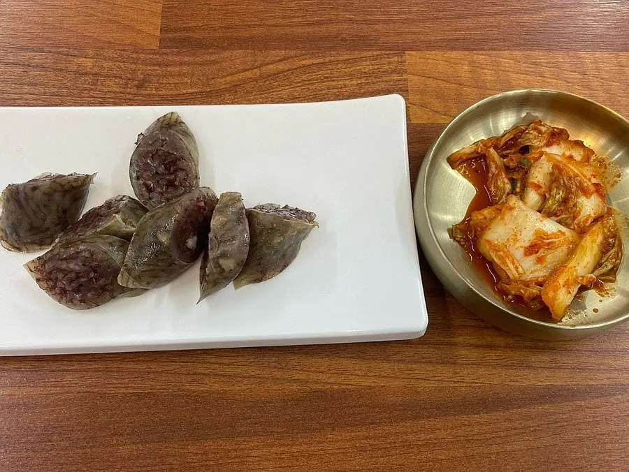 주문을 마친 신선면가 테이블 세팅