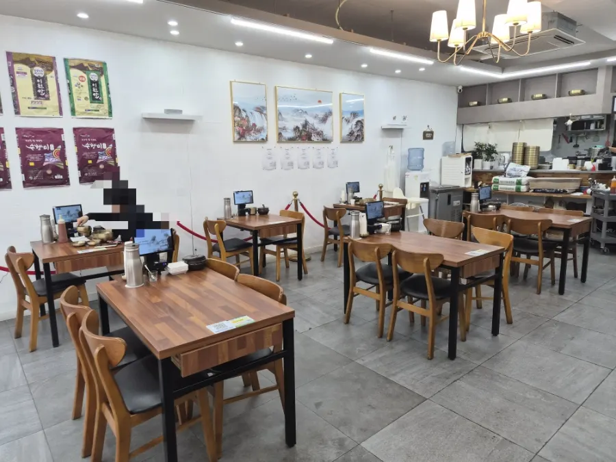 Busy interior of Sinseon Myeonga