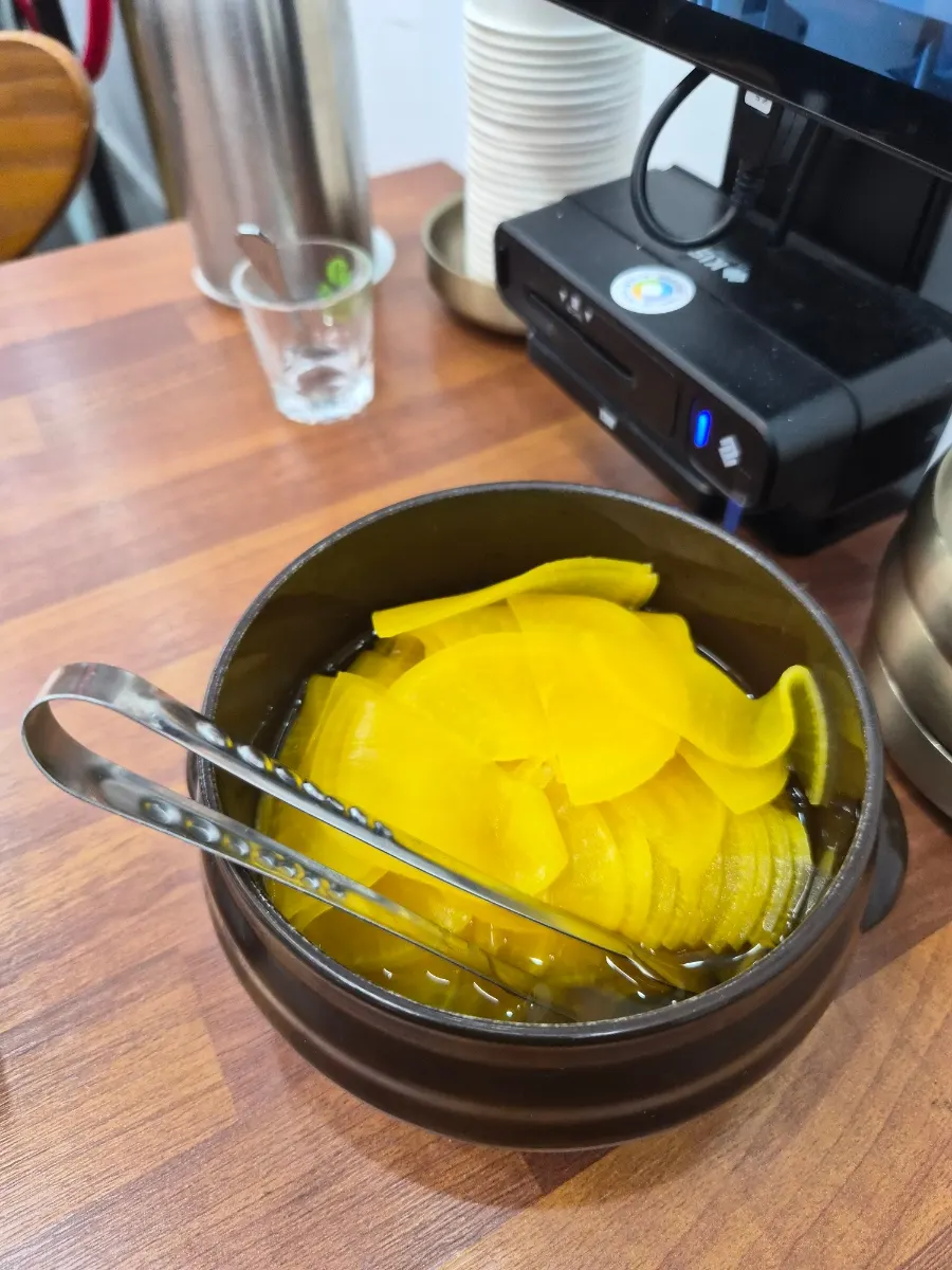 Kalguksu-bossam set components