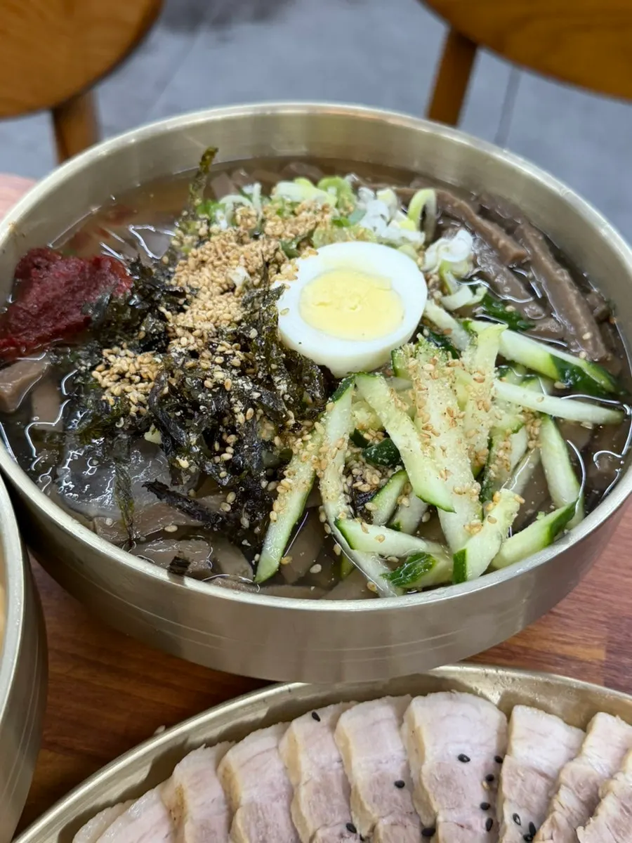 서비스로 나온 시원한 묵사발