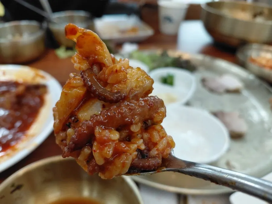 Bossam with shredded dried-radish kimchi