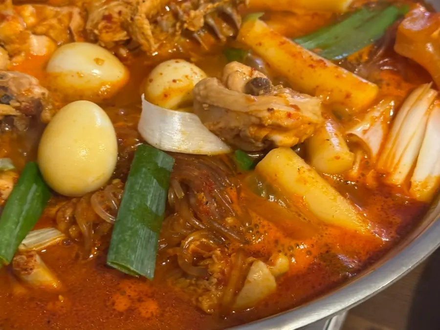 Chicken stew at Yetnal Tongdak & Tang loaded with chicken