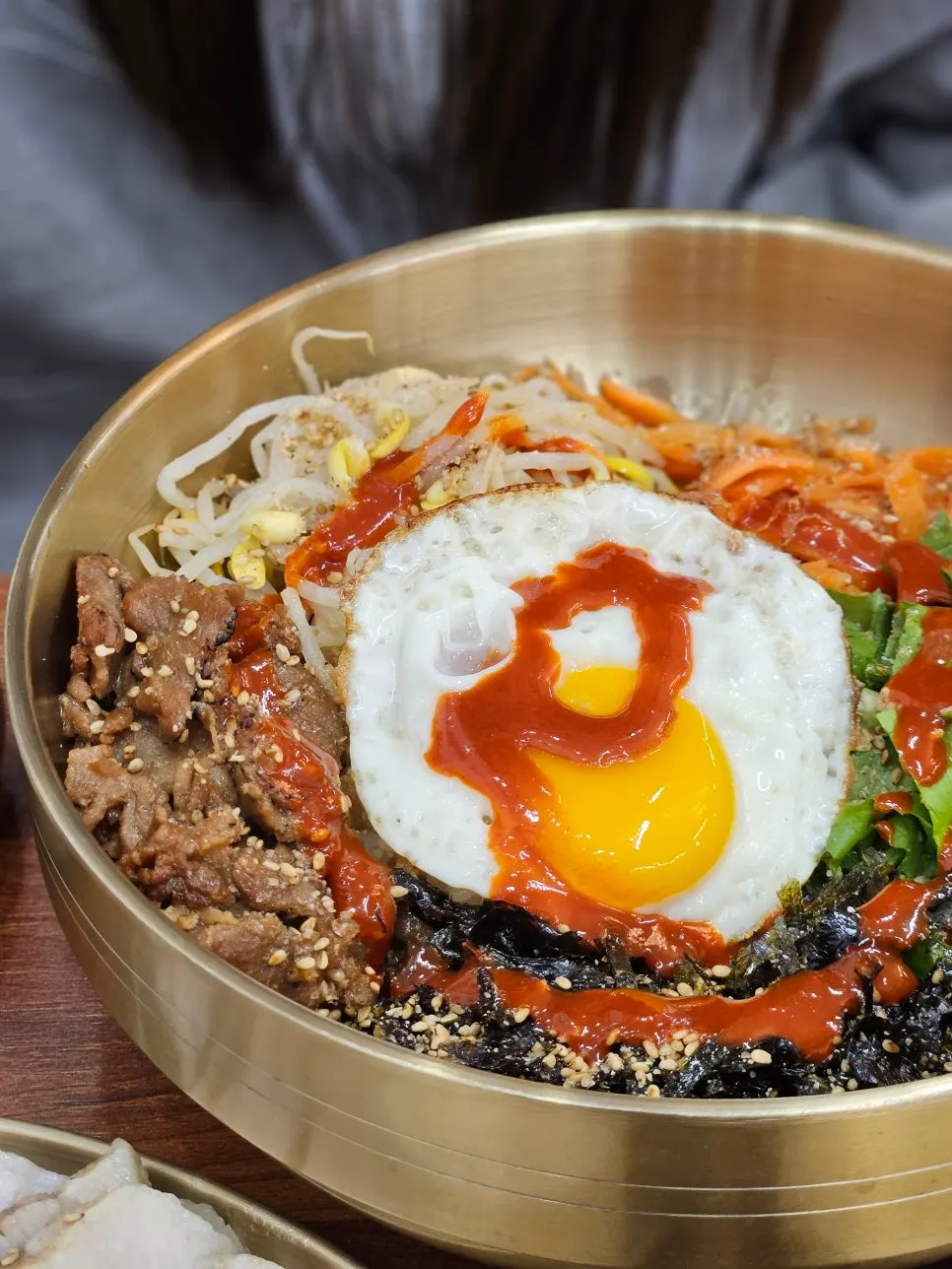 비벼낸 불고기비빔밥 밥알