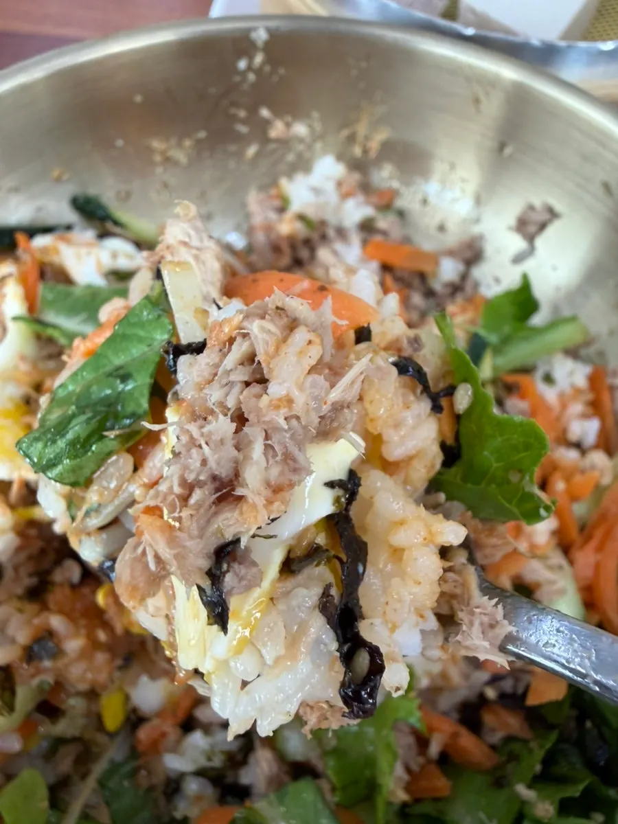 밥 메뉴로 주문한 참치비빔밥