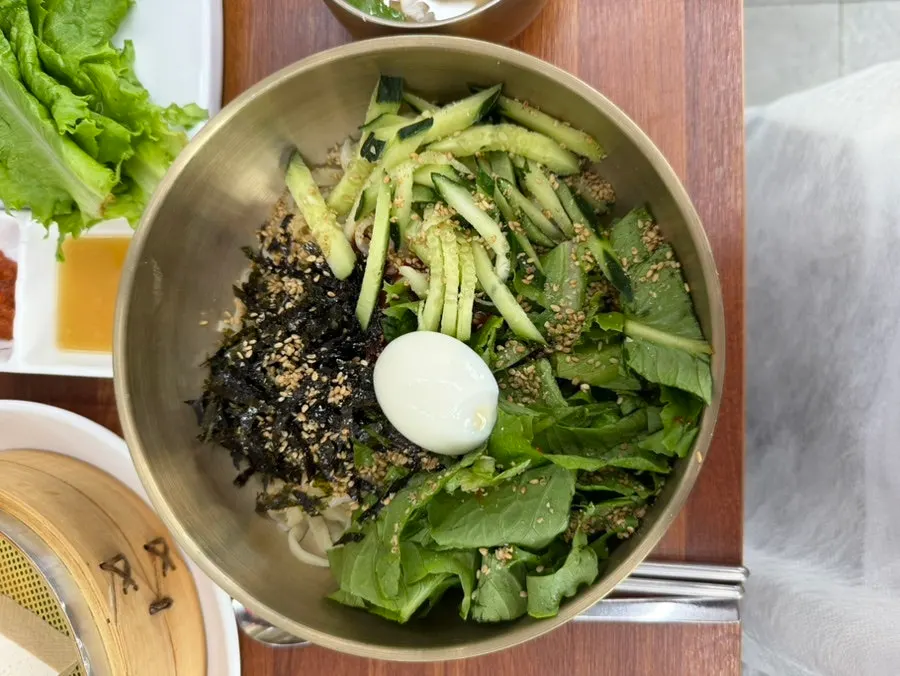 신선면가 비빔칼국수 상차림